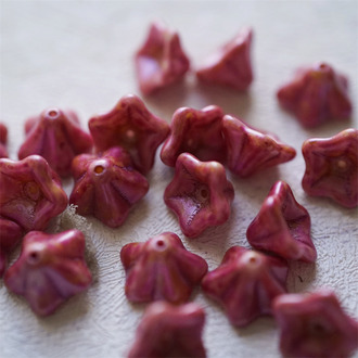 斑驳芭乐红色~喇叭花五瓣铃铛花捷克珠玻璃琉璃珠 8X13MM