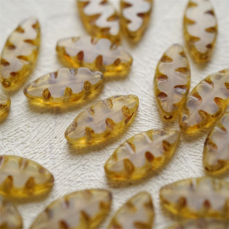 半透蛋白色毕加索边边~梭形刻纹椭圆捷克珠玻璃琉璃串珠 18X7MM