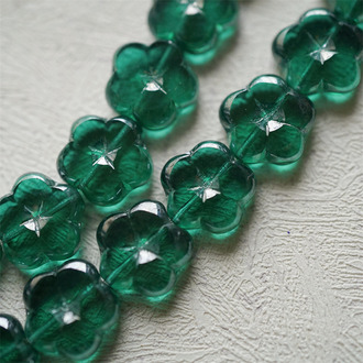 光泽感透宝石绿色~五瓣花捷克珠玻璃琉璃可爱小花 14MM