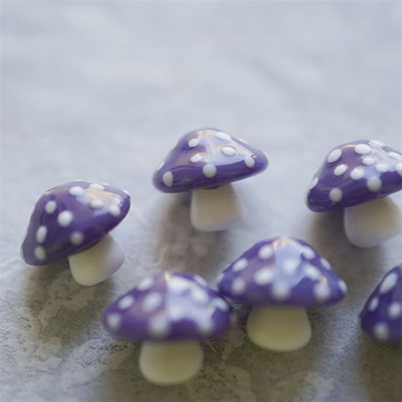 紫色白波点超可爱蘑菇直孔珠~日本进口灯工玻璃琉璃珠 尺寸约14X15MM-10