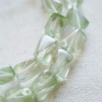 透水草绿光泽感切面~多面立体异形棱面直孔珠捷克珠玻璃琉璃珠 14X11MM