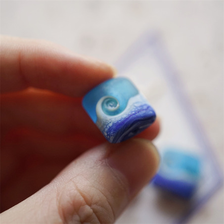孔雀蓝海浪雾面海玻璃方形造型~海滩波浪元素盐泉岛艺术家灯工玻璃珠作品 尺寸约15MM-5
