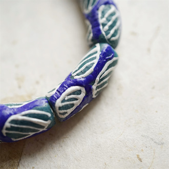 蓝绿热带叶子彩绘~曲线柱形珠造型hobo风手造环保玻璃珠西非贸易珠 尺寸约10X26MM