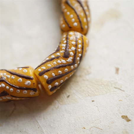 棕橘色折纹波点彩绘~曲线柱形珠造型hobo风手造环保玻璃珠西非贸易珠 尺寸约14X24MM-3