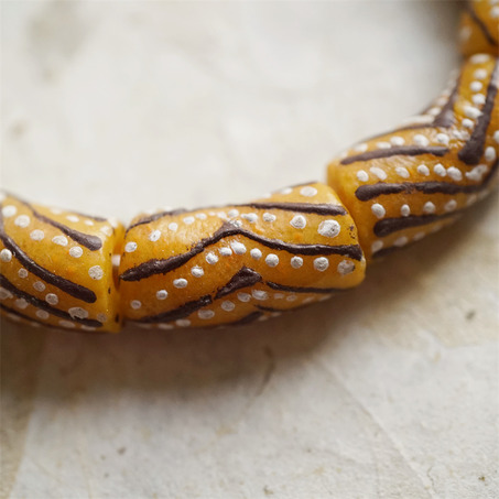棕橘色折纹波点彩绘~曲线柱形珠造型hobo风手造环保玻璃珠西非贸易珠 尺寸约14X24MM-7