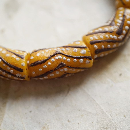 棕橘色折纹波点彩绘~曲线柱形珠造型hobo风手造环保玻璃珠西非贸易珠 尺寸约14X24MM-9