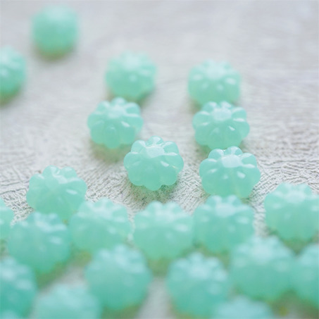 蛋白青绿色~常规小雏菊花朵捷克珠玻璃琉璃珠 9MM-6