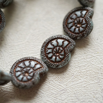 雾霾灰描古铜色~海洋生物贝壳鹦鹉螺化石捷克珠玻璃琉璃珠 18X16MM