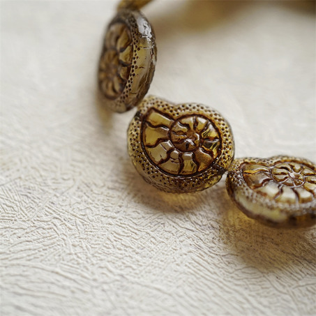 琥珀蜂蜜夹心做旧描古铜色~海洋生物贝壳鹦鹉螺化石捷克珠玻璃琉璃珠 18X16MM-3