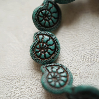 复古松石绿描古铜金色~海洋生物贝壳鹦鹉螺化石捷克珠玻璃琉璃珠 18X16MM