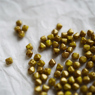 复古黄色金属光泽~迷你菱形珠捷克珠玻璃琉璃珠串珠法绣材料 4MM