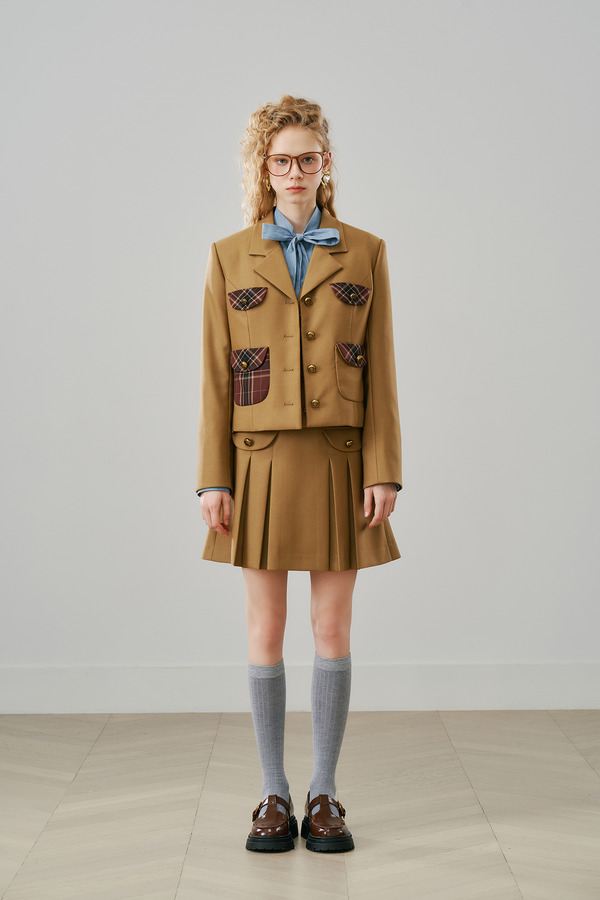 多口袋翻领小西装