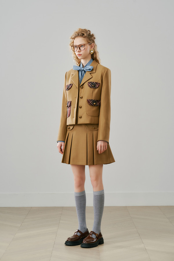 多口袋翻领小西装