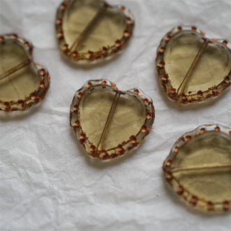 琥珀浅茶晶描玫瑰金色切面~可爱桃心蕾丝花边做旧款爱心捷克珠玻璃琉璃珠 17X18MM