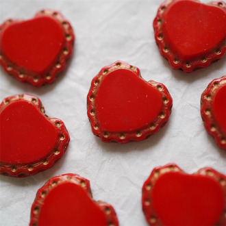 昭和正红色描玫瑰金切面~可爱桃心蕾丝花边做旧款爱心捷克珠玻璃琉璃珠 17X18MM