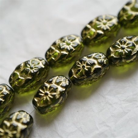 透明橄榄绿描金色~浮雕花朵四面立体微椭橄榄形古董珠型捷克珠玻璃琉璃珠 15X10MM