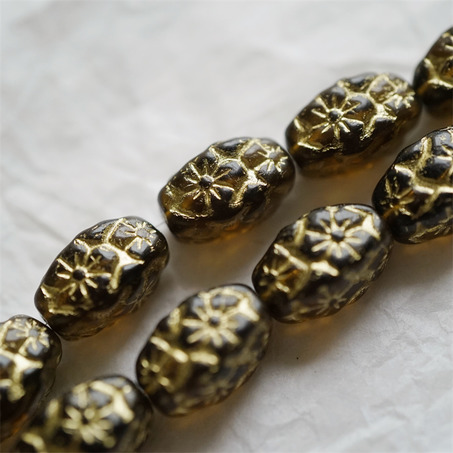 透深琥珀描金色~浮雕花朵四面立体微椭橄榄形古董珠型捷克珠玻璃琉璃珠 15X10MM-1