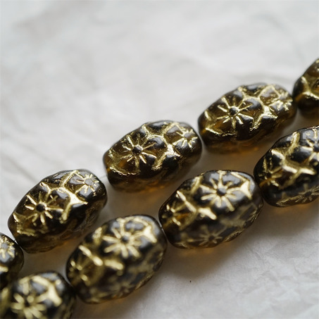 透深琥珀描金色~浮雕花朵四面立体微椭橄榄形古董珠型捷克珠玻璃琉璃珠 15X10MM
