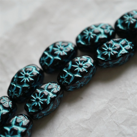黑色彩绘金属蓝~浮雕花朵四面立体微椭橄榄形古董珠型捷克珠玻璃琉璃珠 15X10MM-10