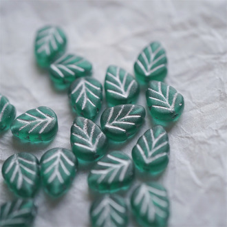 雾面祖母绿描银色~小树叶捷克珠琉璃玻璃珠 10X8MM