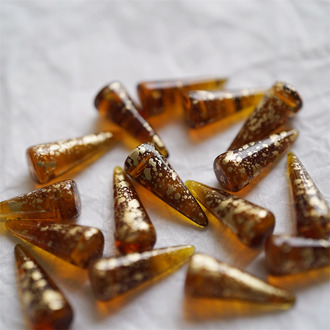 透琥珀洒金色~锥形尖锥珠复古朋克铆钉捷克珠玻璃琉璃珠 7X17MM