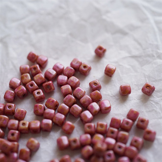 复古水染毕加索红色~迷你立方珠方形可爱法绣串珠 4MM