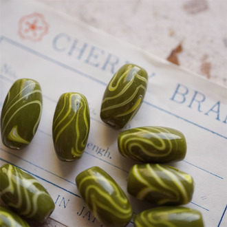 苔绿色系~晕染手造流线纹椭圆珠日本进口中古古董灯工玻璃琉璃珠 约16X10MM