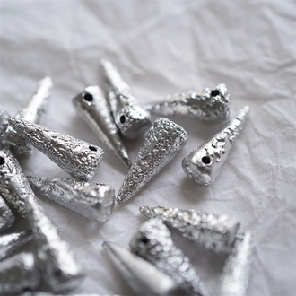 冷感蚀刻金属银~锥形尖锥珠复古朋克铆钉捷克珠玻璃琉璃珠 7X17MM