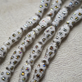 白色镭射波点~小鱼菓可爱小鱼干小号捷克珠玻璃琉璃珠 14X6MM