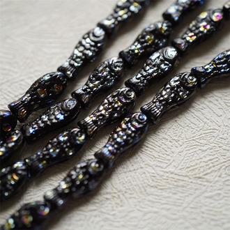 黑色镭射波点~小鱼菓可爱小鱼干小号捷克珠玻璃琉璃珠 14X6MM