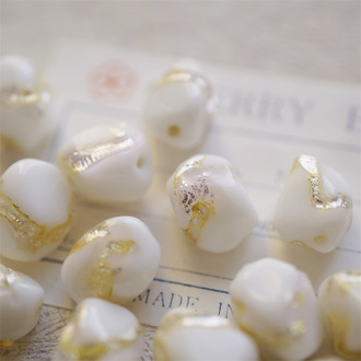 奶油浅浅粉黄不规则银箔~熔岩琉璃稀有款立体异形珠~日本进口中古古董灯工玻璃琉璃珠 约14X12MM