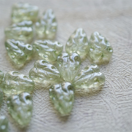 透明水绿光泽感~爱心浮雕树叶叶子捷克珠玻璃琉璃珠 12X9MM-2