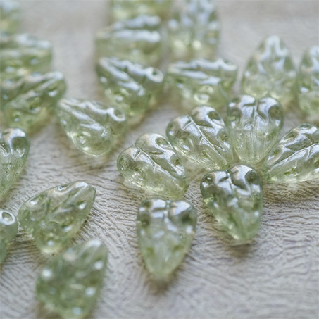 透明水绿光泽感~爱心浮雕树叶叶子捷克珠玻璃琉璃珠 12X9MM-4