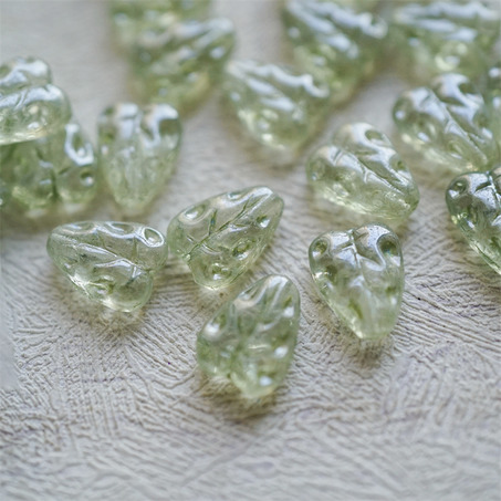 透明水绿光泽感~爱心浮雕树叶叶子捷克珠玻璃琉璃珠 12X9MM-6