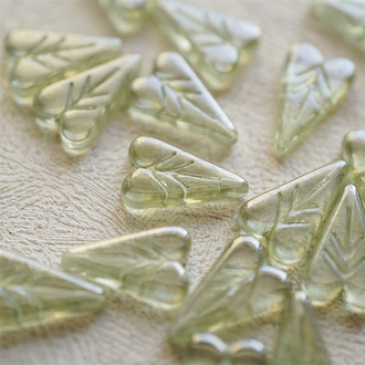 透浅绿光泽感~复古桃心爱心树叶直孔捷克珠玻璃琉璃珠 16X11MM