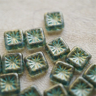 透湖蓝绿微金光斑驳描绿色~米字花捷克珠方形 10MM