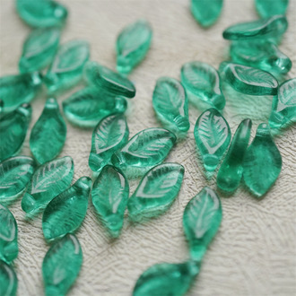透色圣诞绿~侧孔小树叶捷克珠玻璃琉璃珠 6X12MM