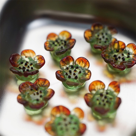 透绿渐变酒红花瓣~手造直孔立体花朵植物园日本进口灯工玻璃琉璃珠 尺寸约13MM-2