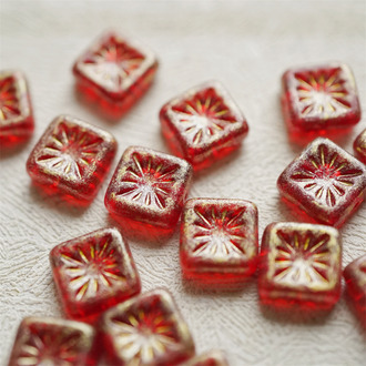 宝石红星光金色~米字花捷克珠方形 10MM