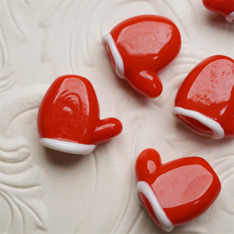 红色圣诞手套新年圣诞款~手造趣味主题款珠日本进口灯工玻璃琉璃珠 16X18MM