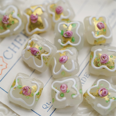 奶油白底色~奶油婚礼蛋糕立体小方块日本进口中古古董灯工玻璃琉璃珠 尺寸约13MM-4