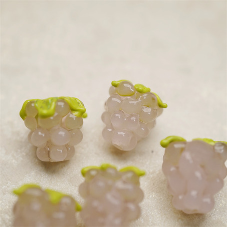 奶乖粉色系~手造可爱葡萄莓果直孔日本进口灯工玻璃琉璃珠 尺寸14X13MM
