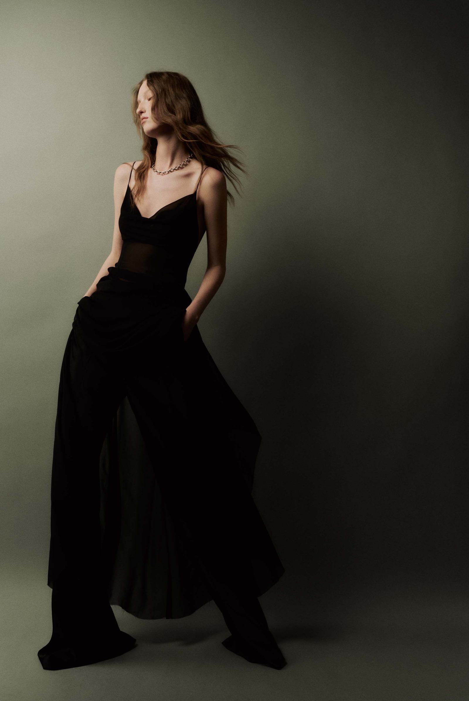 雪纺吊带连衣裙