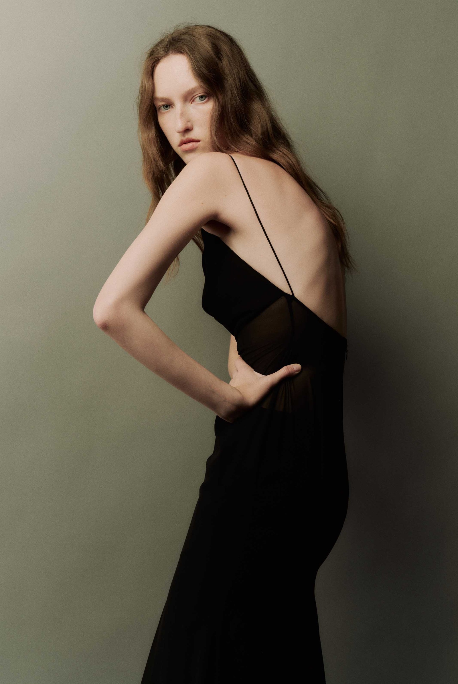 雪纺吊带连衣裙-4