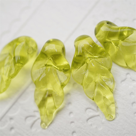 【样品】透感橄榄绿树叶~手造精致造型珠日本进口中古古董灯工玻璃琉璃珠 10X23MM-1