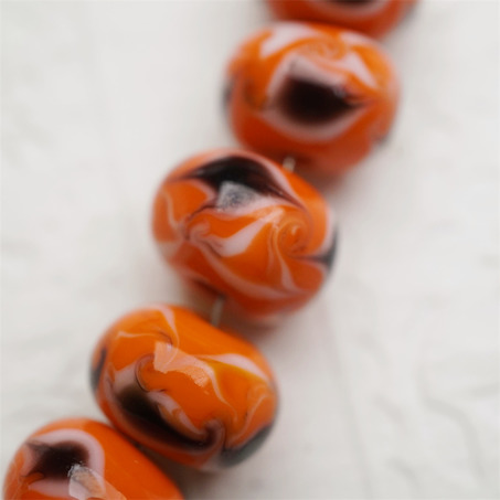 【样品】橘棕配色几何三角花纹~手造精致扁圆珠日本进口中古古董灯工玻璃琉璃珠 9X13MM