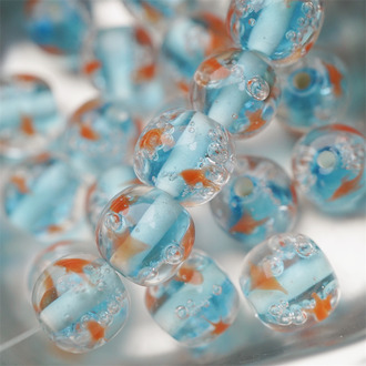 透天蓝色碳酸气泡池中金鱼花纹~手造圆珠日本进口灯工玻璃琉璃珠 尺寸约11MM