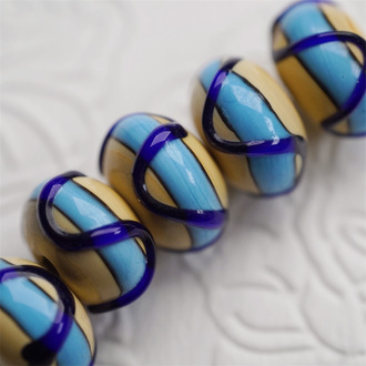 【样品】焦糖奶油色复古蓝色波点波浪线条~手造精致扁圆珠日本进口中古古董灯工玻璃琉璃珠 8X13MM