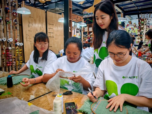 云贵美术资教教师前往广东开展专业培训