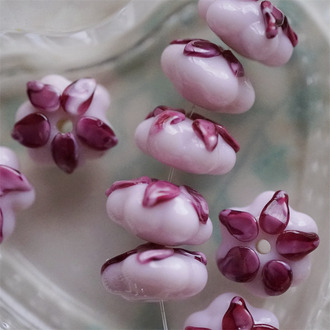 纯色粉色扁扁小彩椒~手造直孔可爱蔬果彩椒水果日本进口灯工玻璃琉璃珠 尺寸约15X7MM